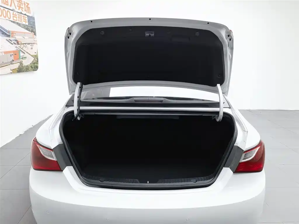 Hyundai Sonata 2014 — фото 16