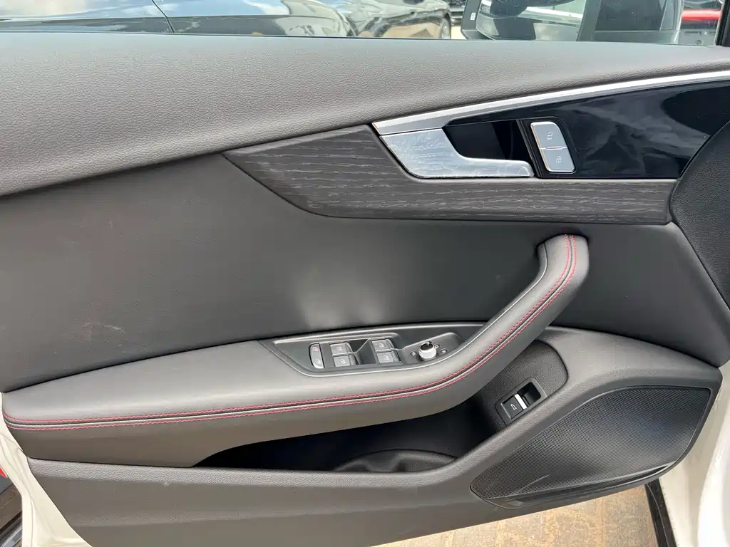 Audi A4L 2025