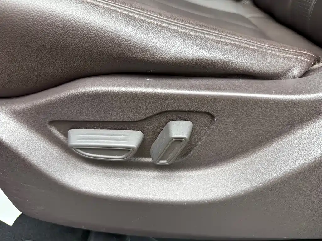 GAC Trumpchi M6 2019 — фото 20