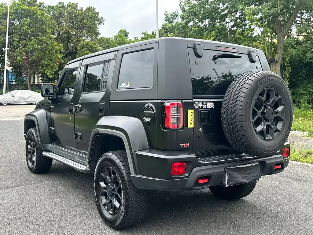 BAIC BJ40 2023 — фото 11
