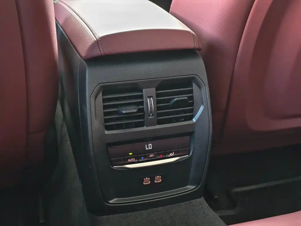 BMW 3 Series 2025 — фото 14