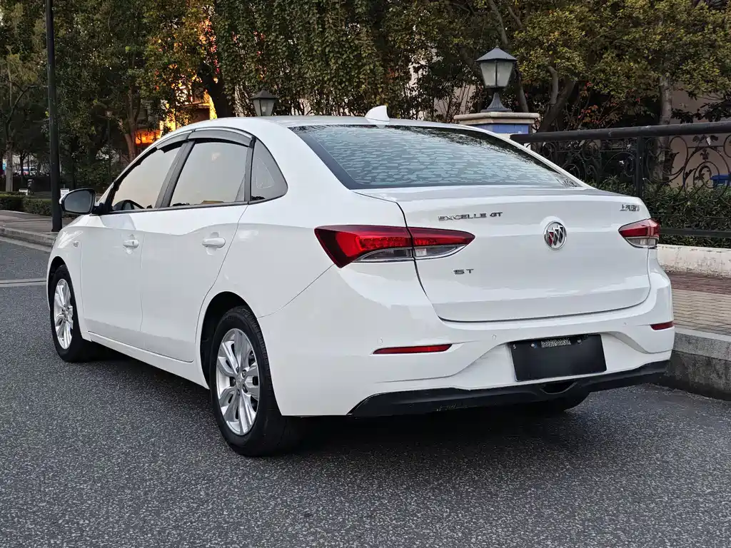 Buick Excelle GT 2018 — фото 13