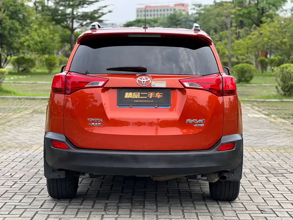 Toyota RAV4 2013 — фото 6