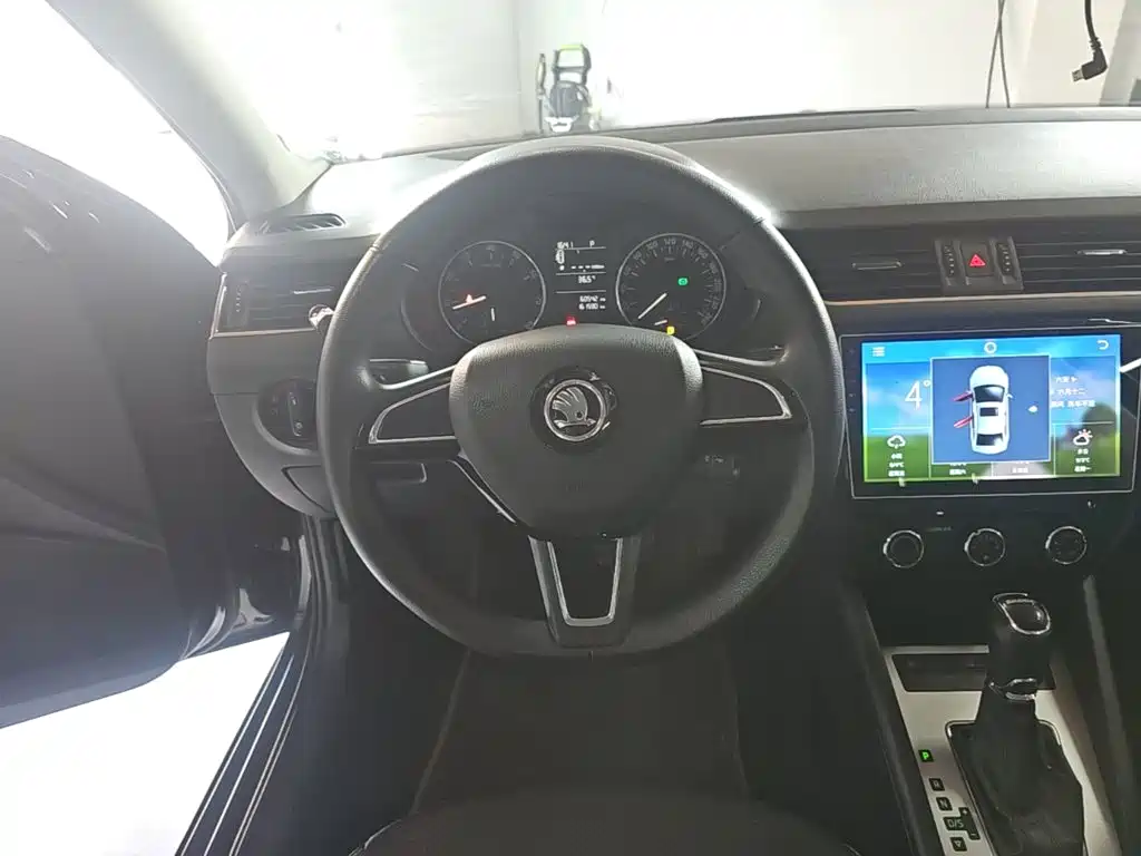 Skoda Octavia 2016 — фото 11
