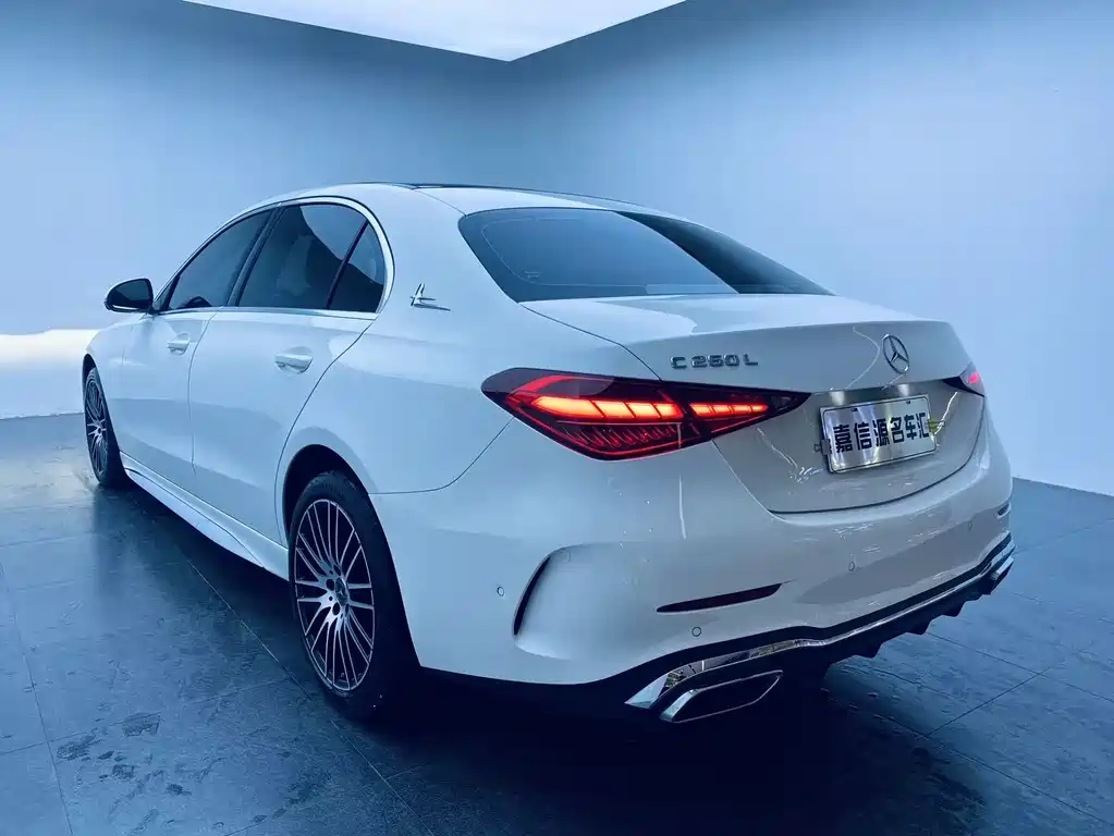 Mercedes-Benz C-Class 2023 — фото 6