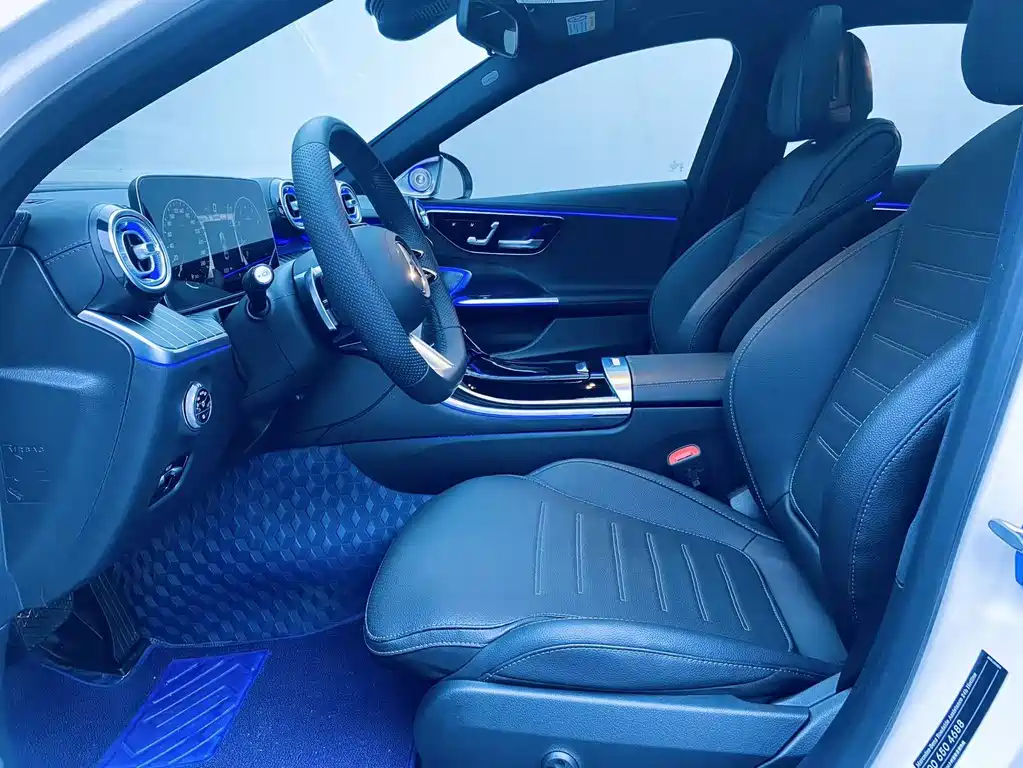 Mercedes-Benz C-Class 2023 — фото 23