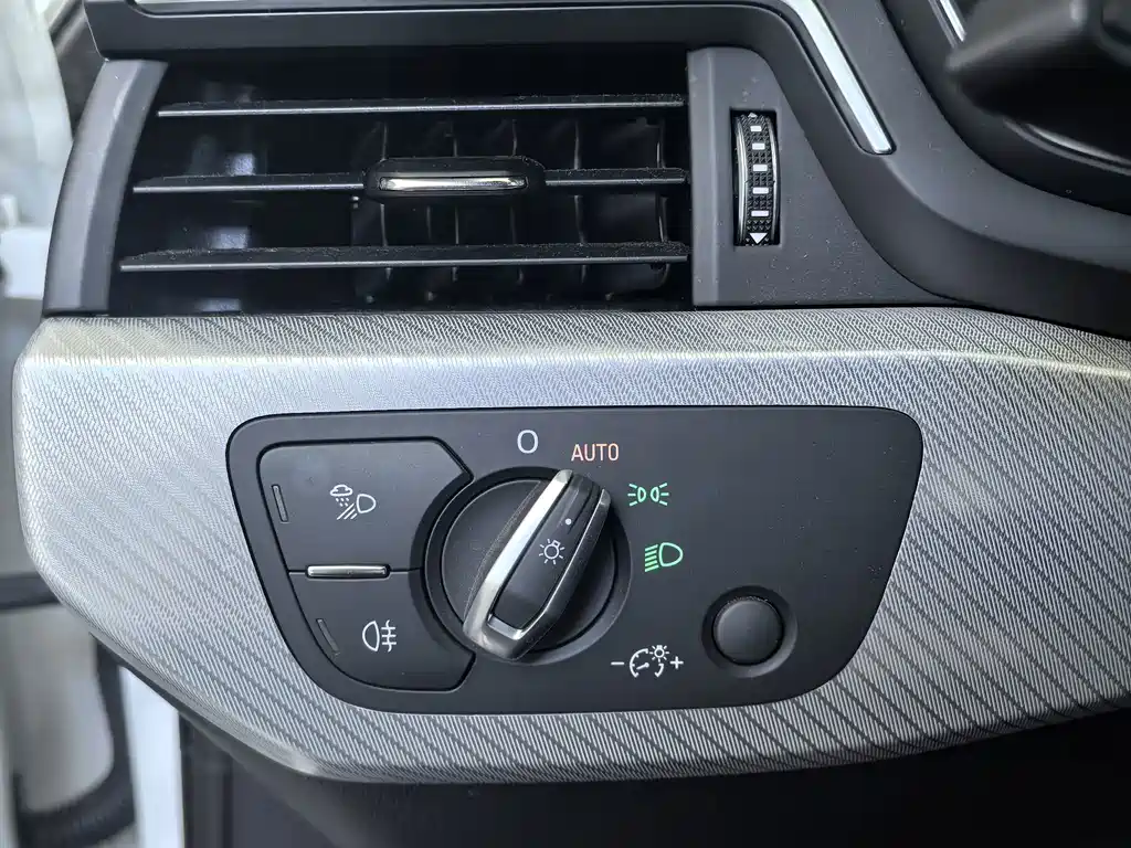 Audi A4L 2021