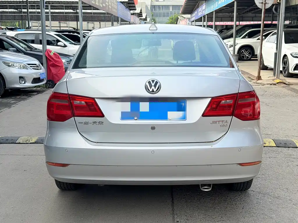 Volkswagen Jetta 2016 — фото 10