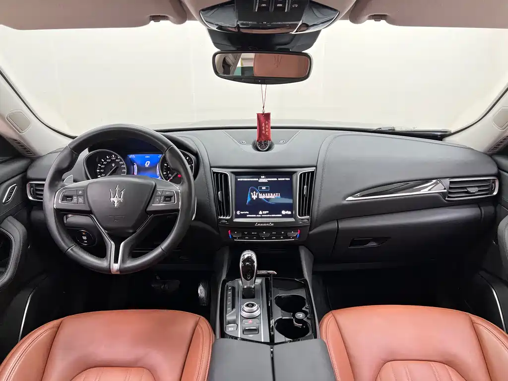 Maserati Levante 2019 — фото 24