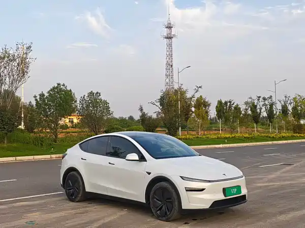 Tesla Model Y 2026