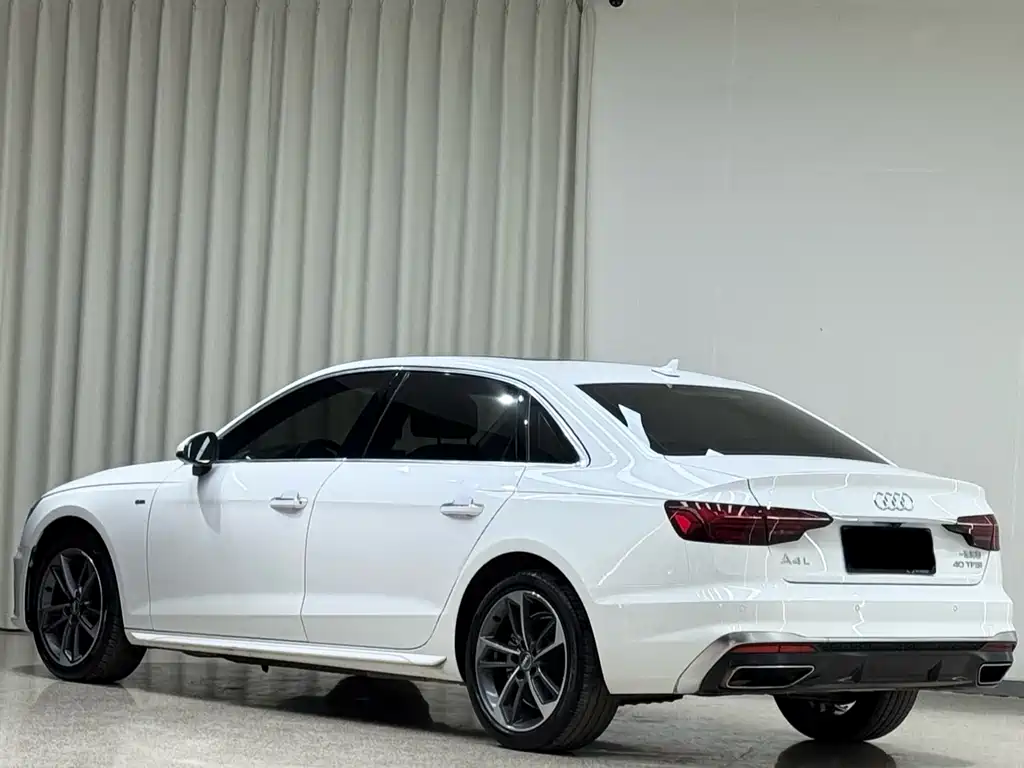 Audi A4L 2021 — фото 4