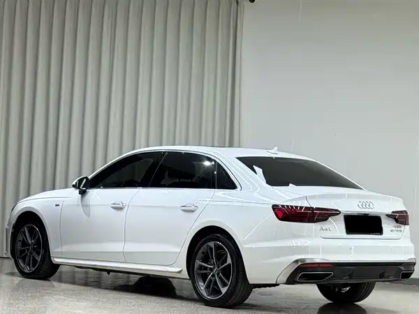 Audi A4L 2020