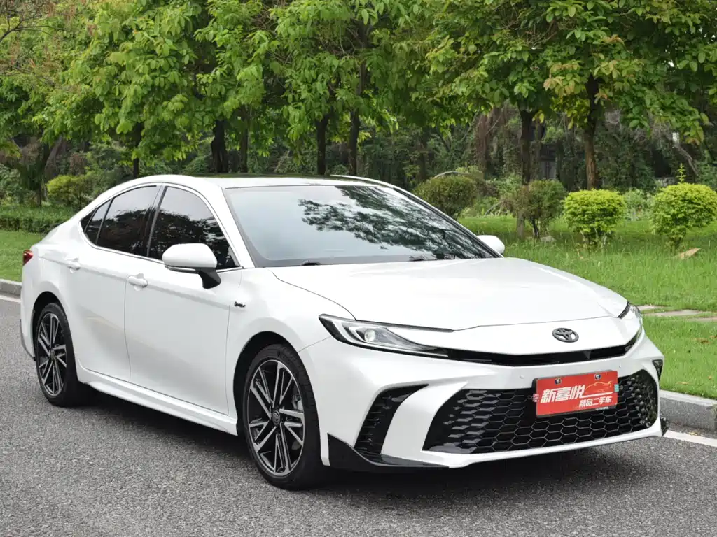 Toyota Camry 2025 — фото 3