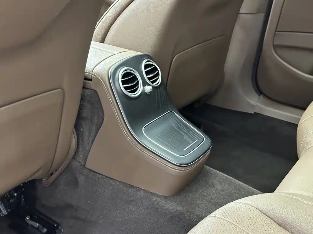 Mercedes-Benz E-Class 2023 — фото 20