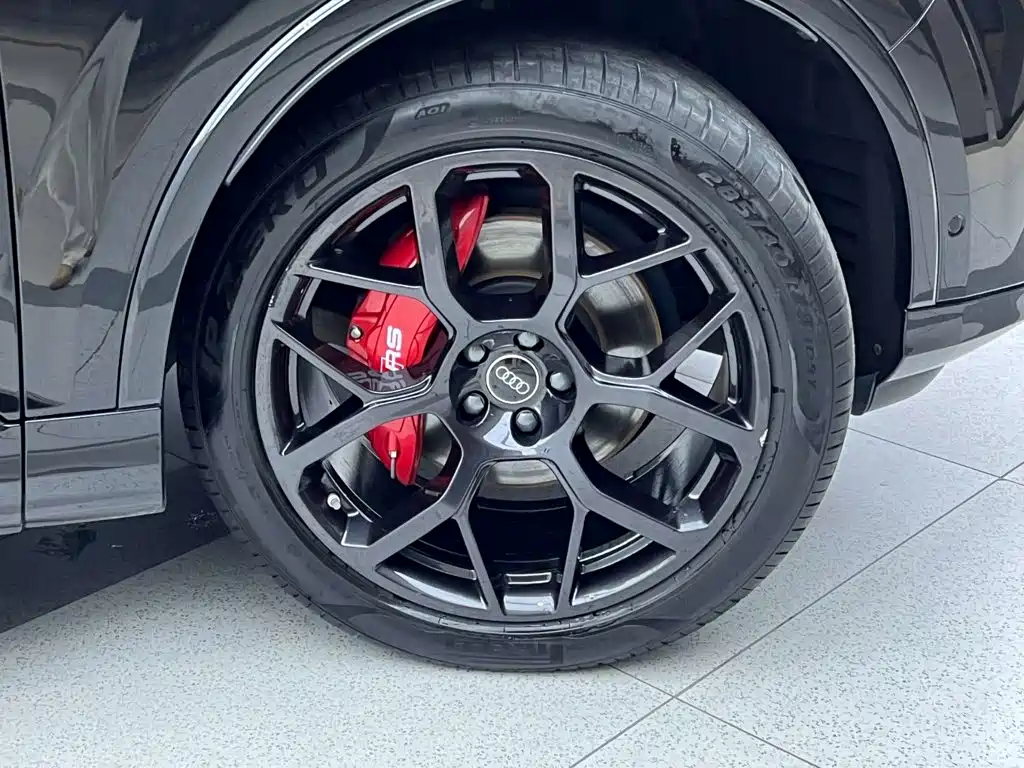 Audi Q7 2024 — фото 28