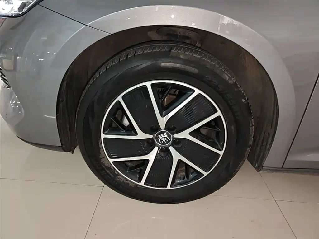 BYD Qin L 2025 — фото 23