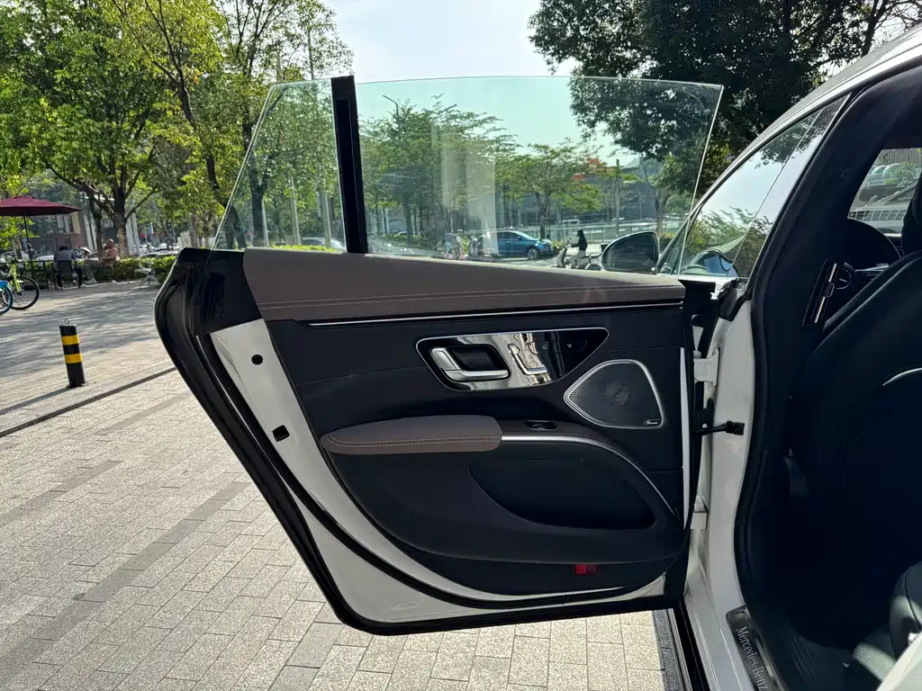Mercedes-Benz EQS 2023 — фото 11