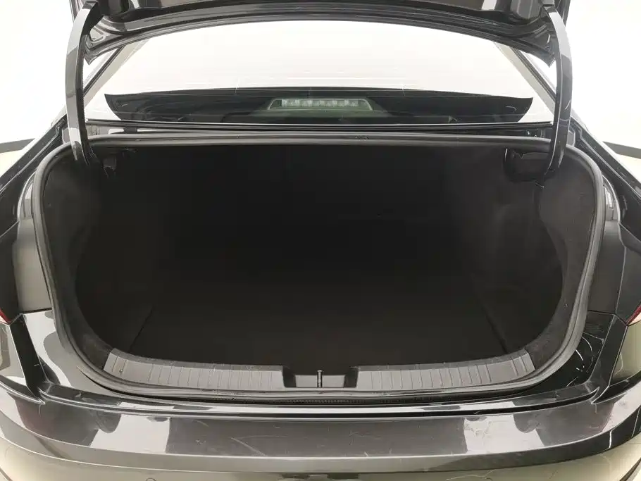 Volkswagen Sagitar 2022