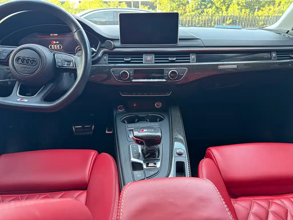 Audi A4L 2019