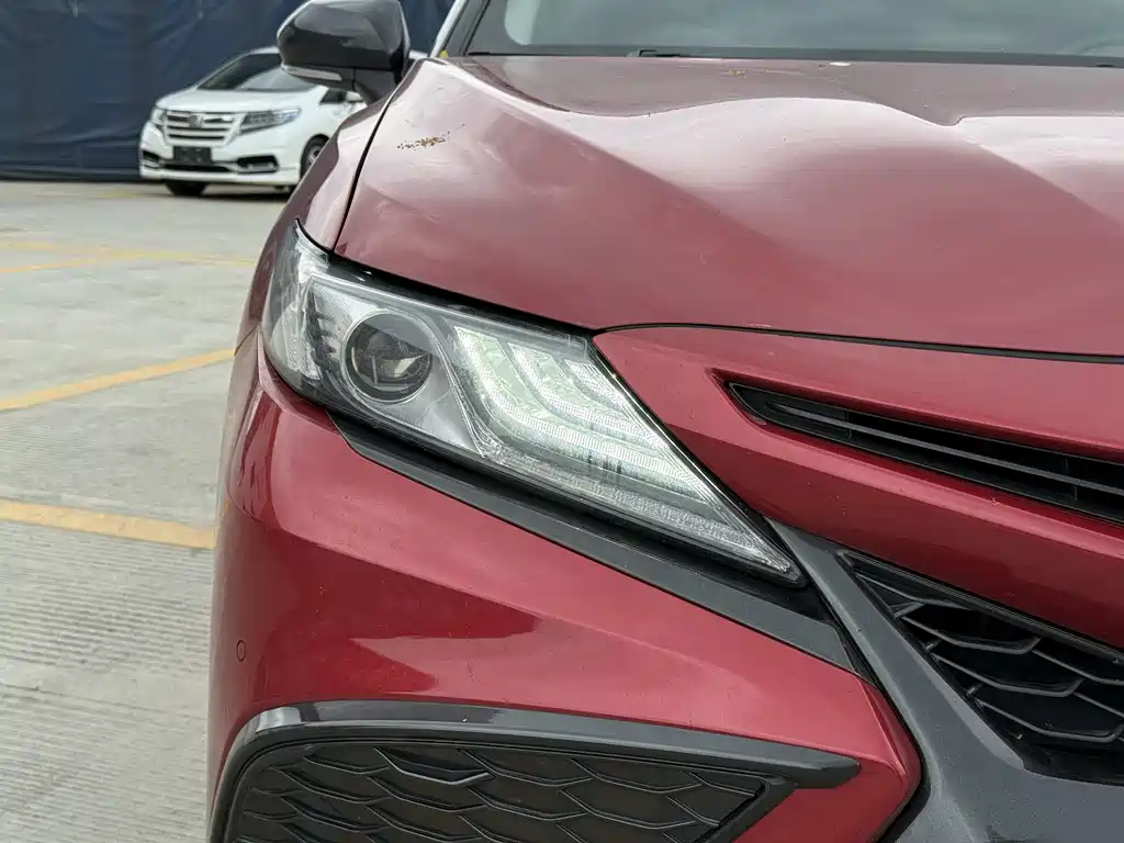 Toyota Camry 2021 — фото 4