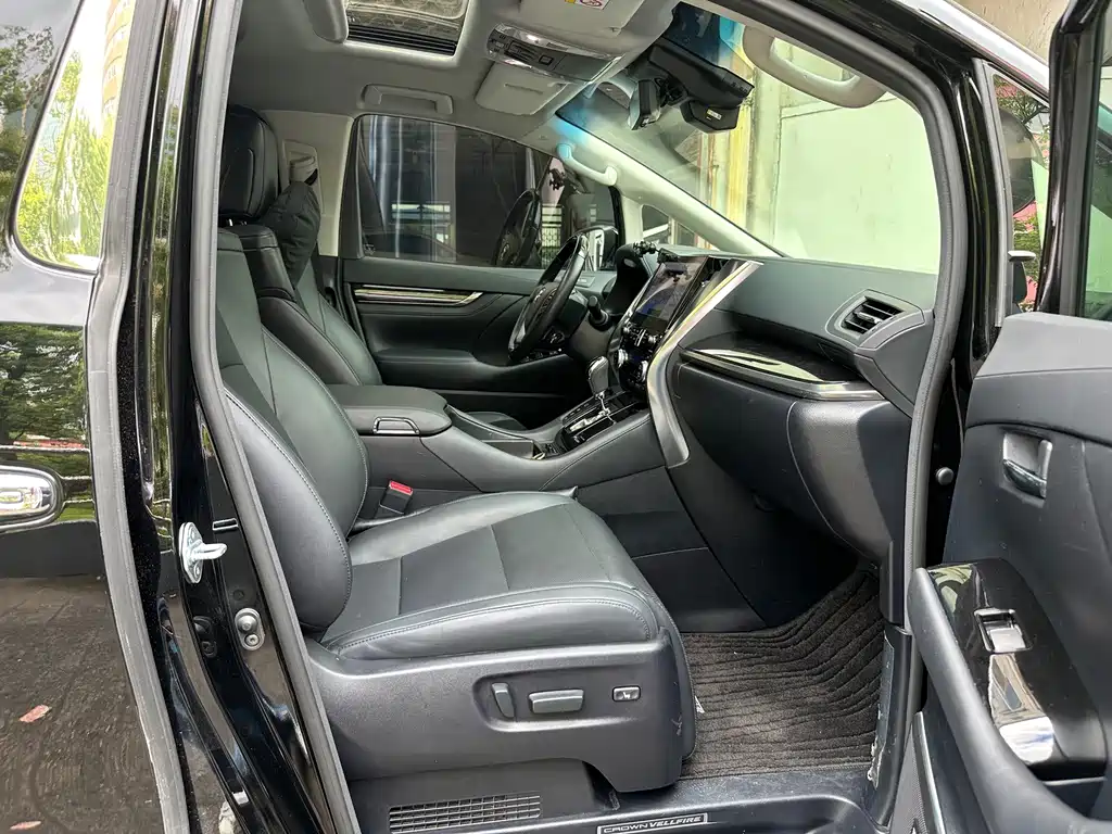 Toyota Vellfire 2022 — фото 12