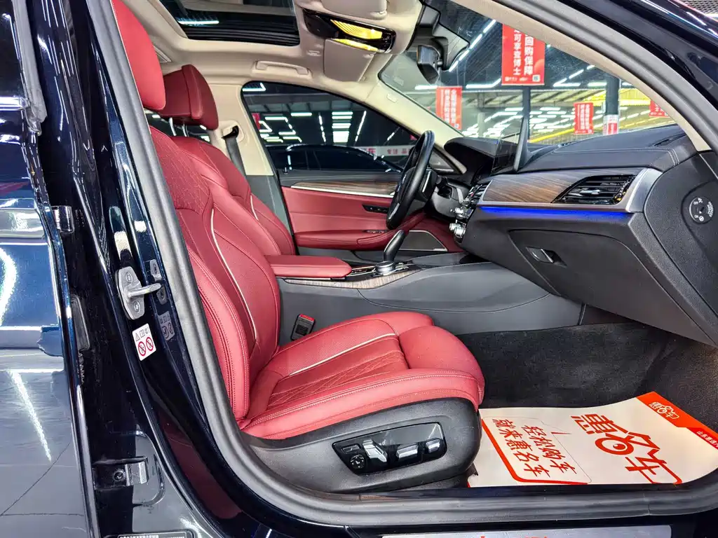 BMW 5 Series 2022 — фото 10