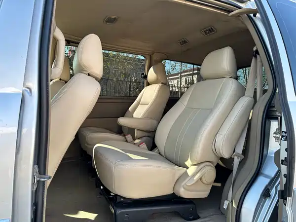 Buick GL8 2012