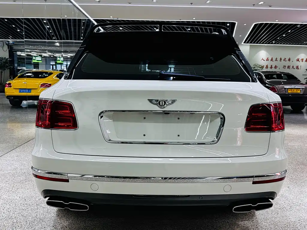 Bentley Bentayga 2020 — фото 11