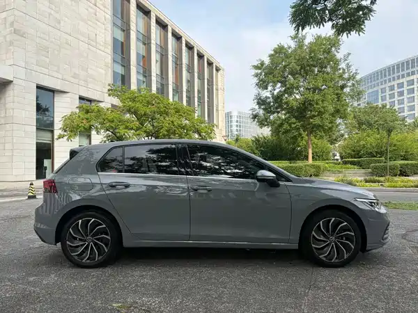 Volkswagen Golf 2021