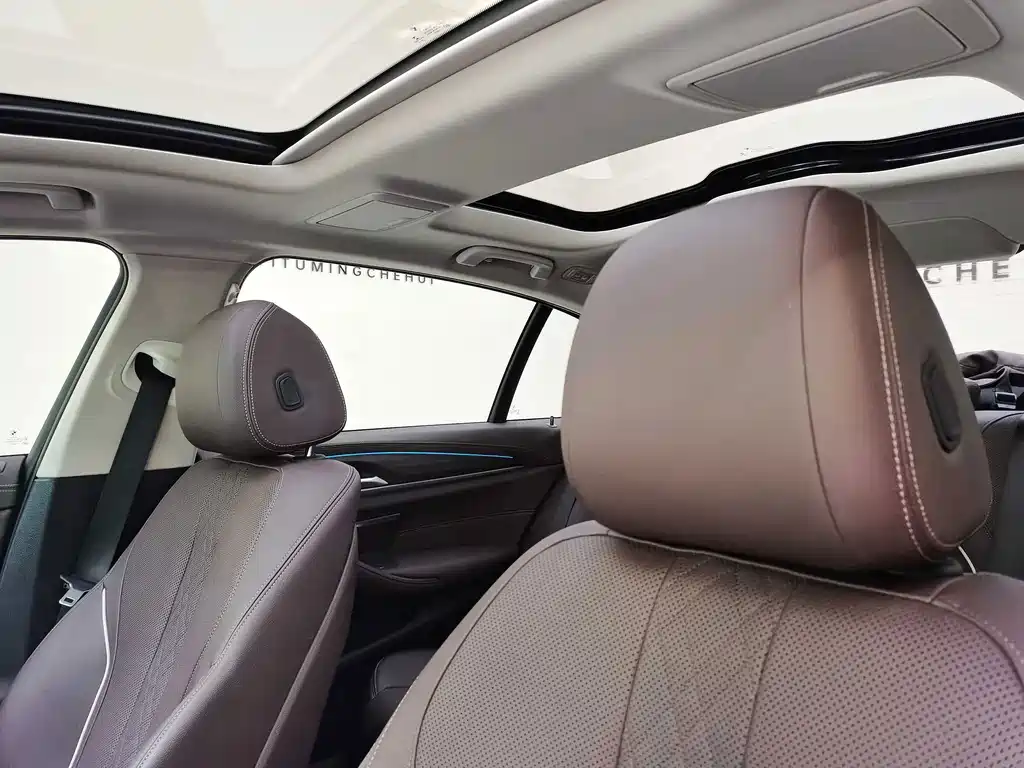 BMW 5 Series 2020 — фото 14