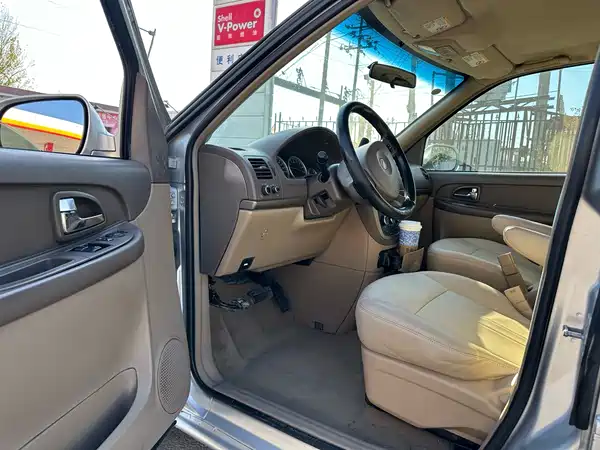 Buick GL8 2012