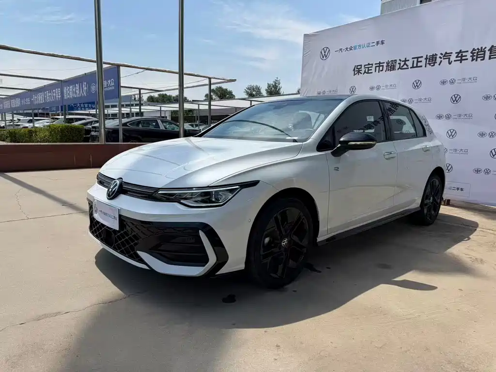 Volkswagen Golf 2025
