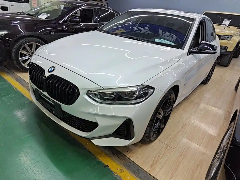 BMW 1 Series 2021 — фото 1