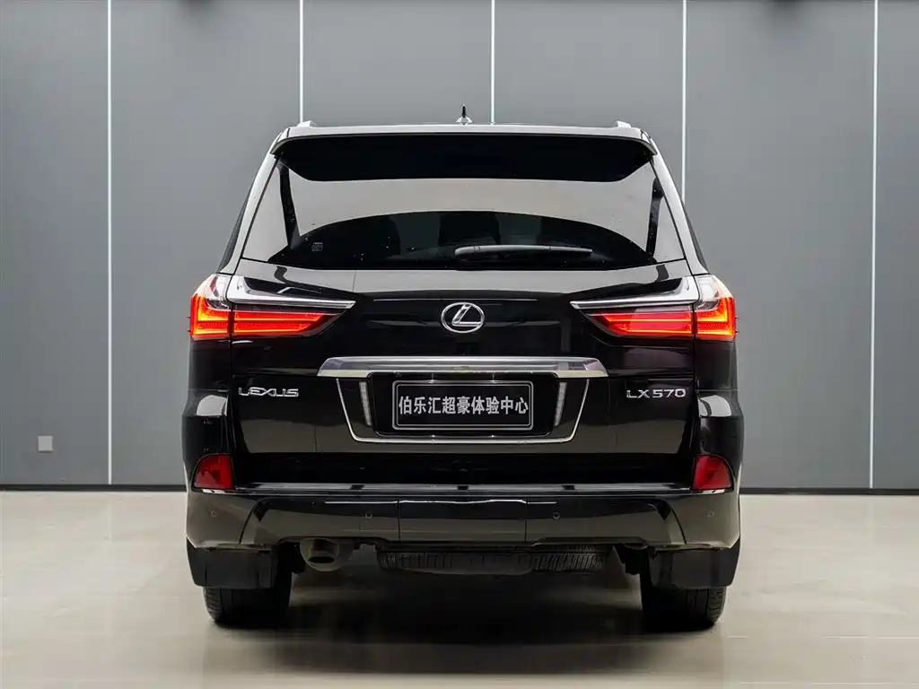 Lexus LX 2020 — фото 6