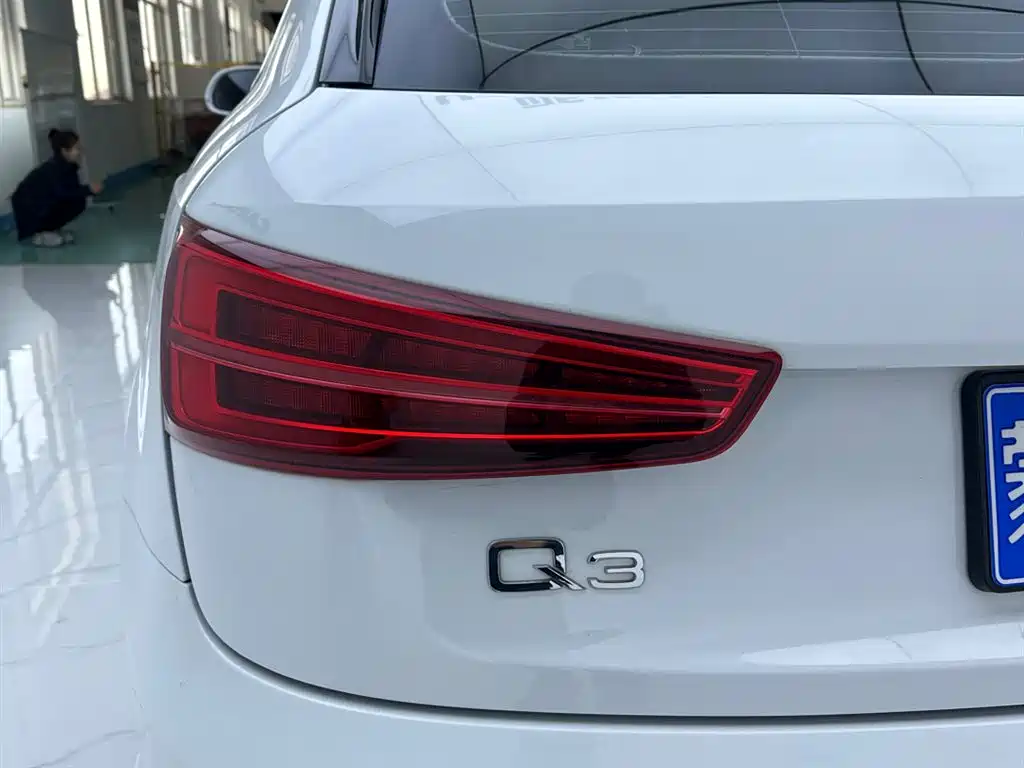 Audi Q3 2019 — фото 10