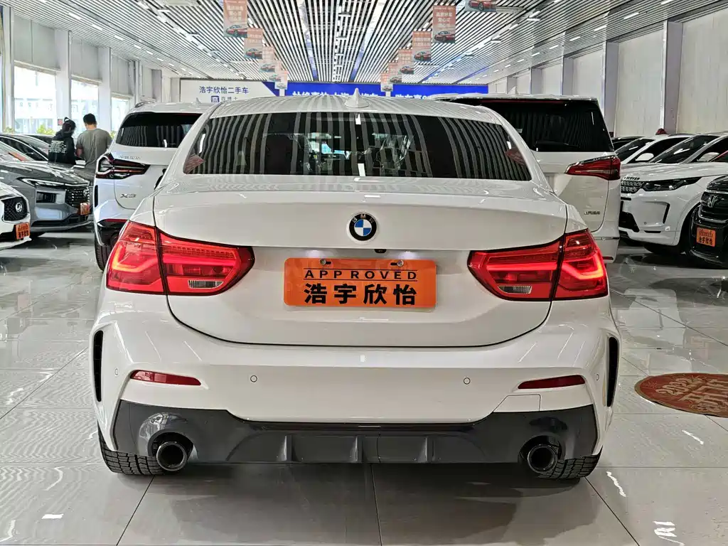 BMW 1 Series 2021 — фото 14