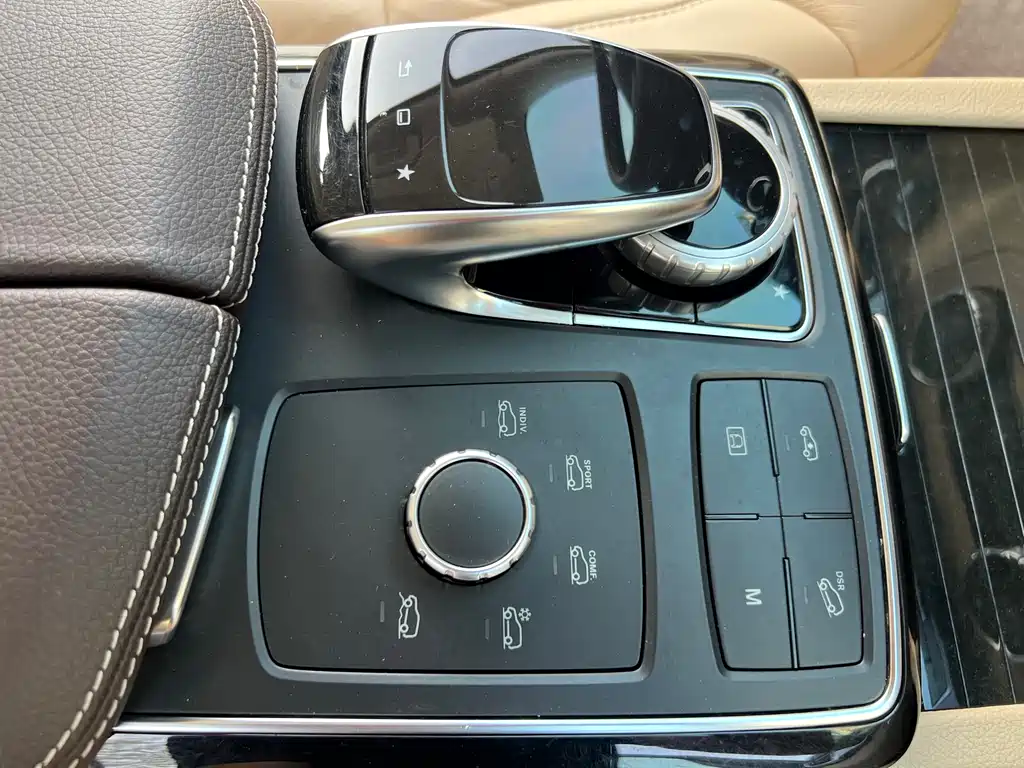 Mercedes-Benz GLE 2016 — фото 17
