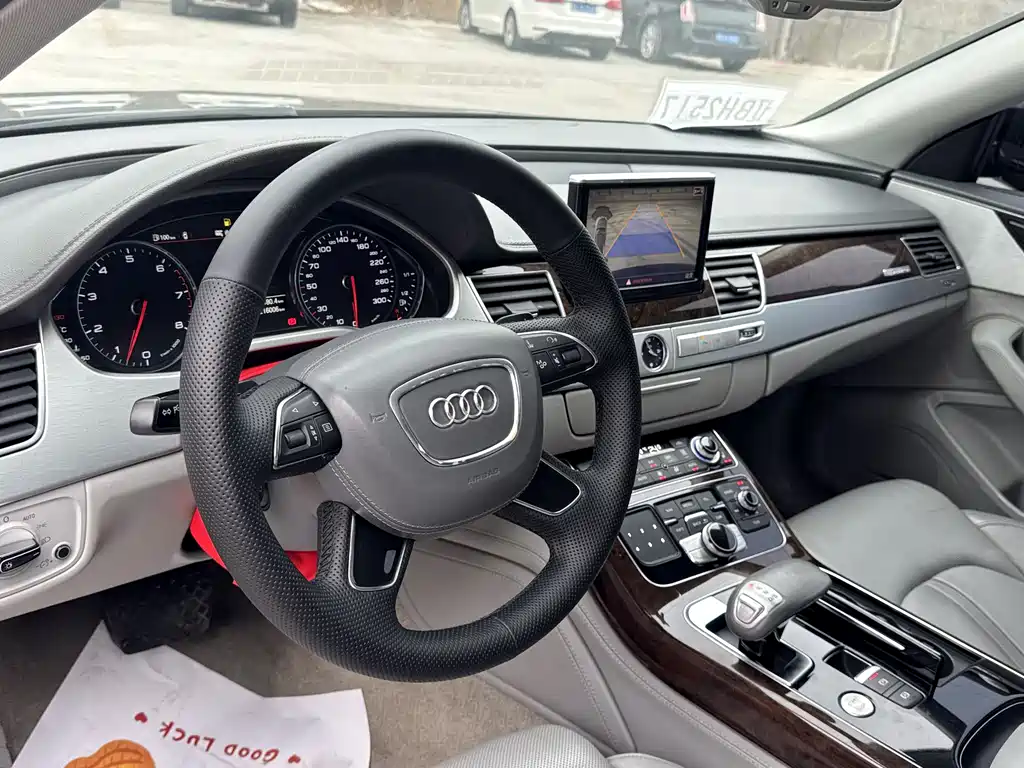 Audi A8 2014 — фото 7