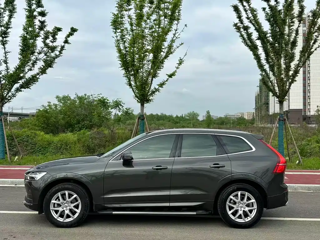 Volvo XC60 2018 — фото 4
