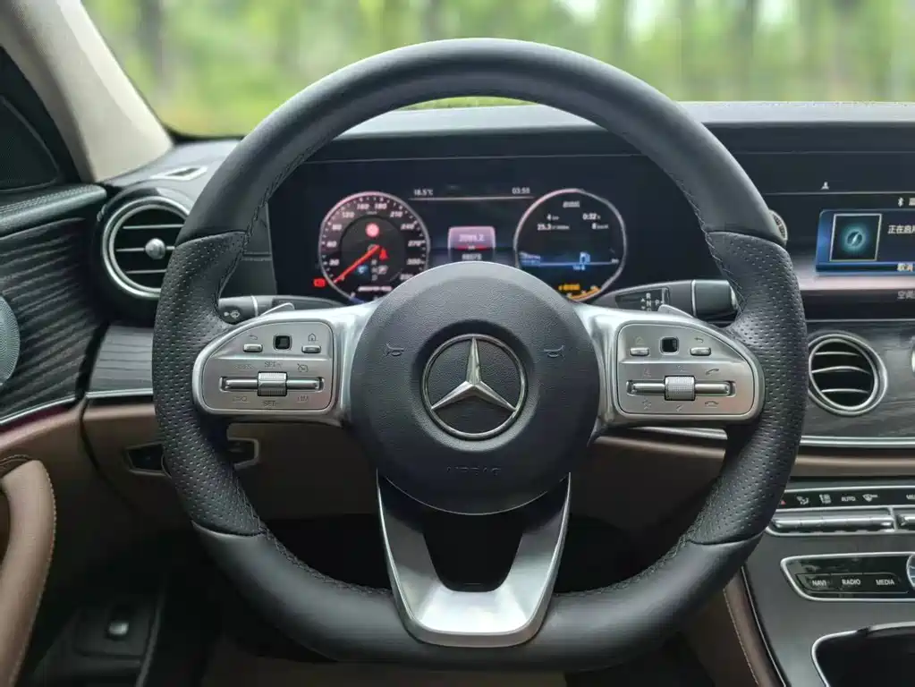 Mercedes-Benz E-Class 2019 — фото 6