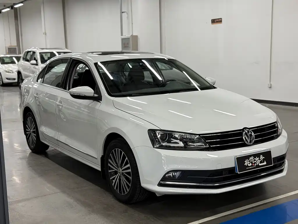 Volkswagen Sagitar 2017