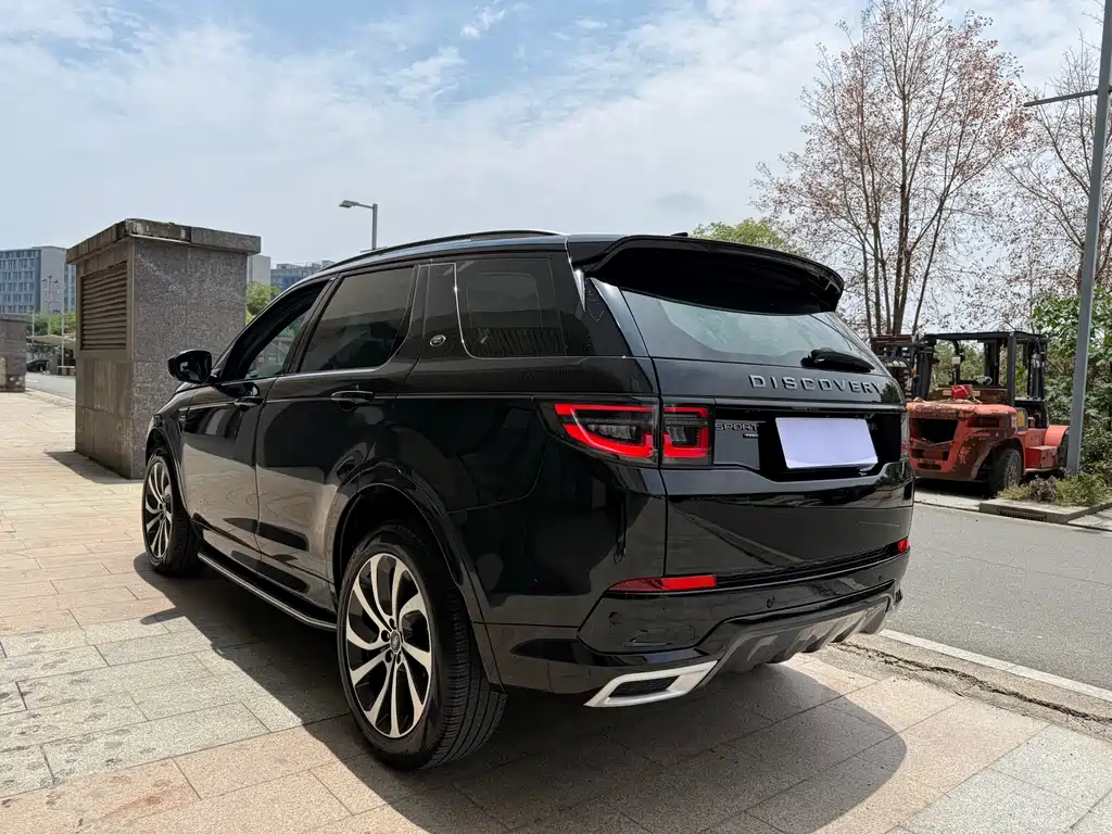 Land Rover Discovery Sport 2023 — фото 6