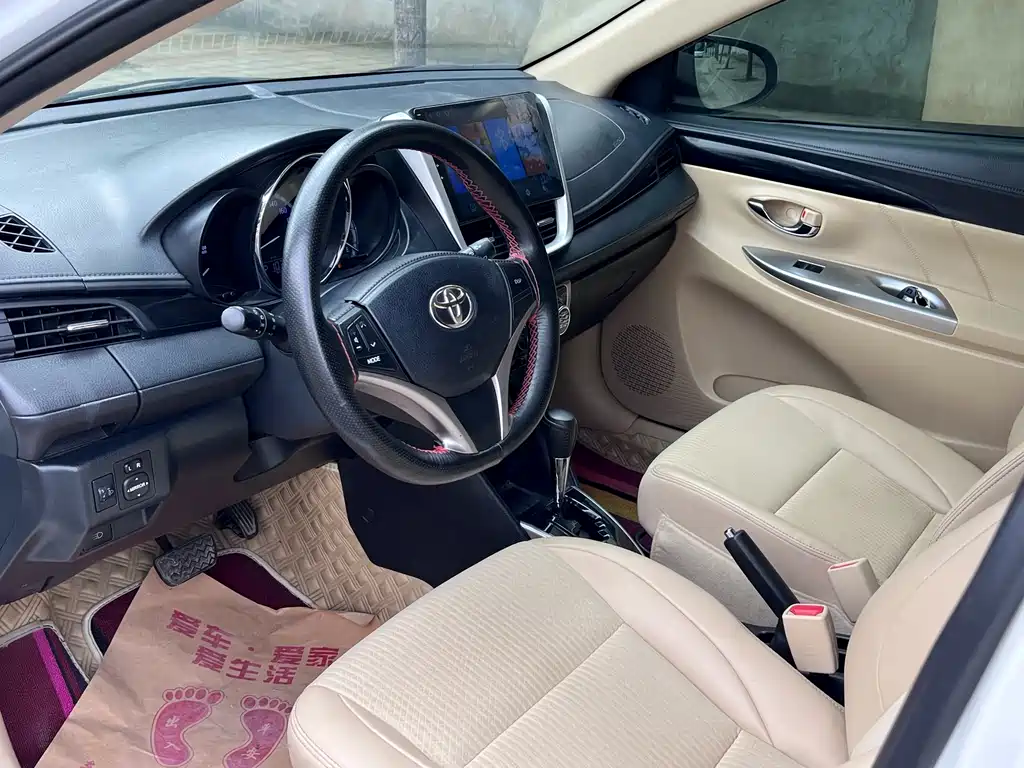 Toyota Yaris L 2017 — фото 3