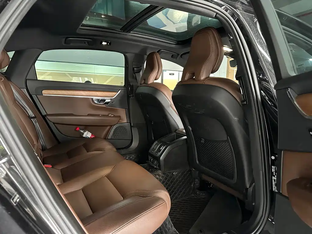 Volvo S90 2022 — фото 13