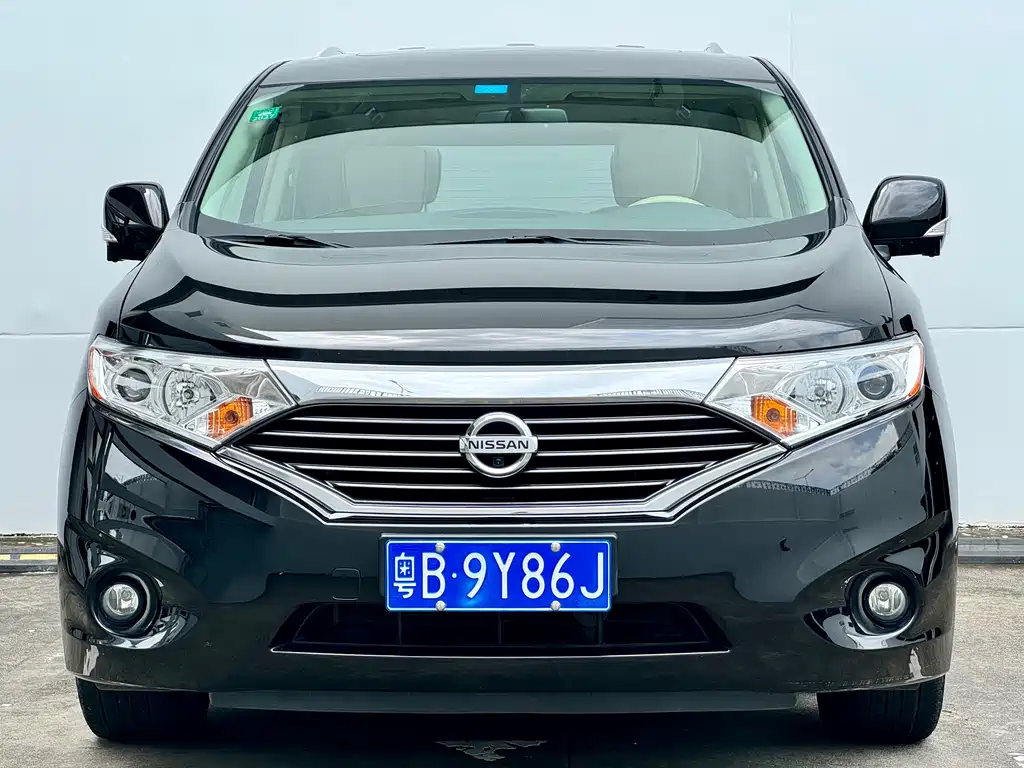 Nissan Quest 2017 — фото 2