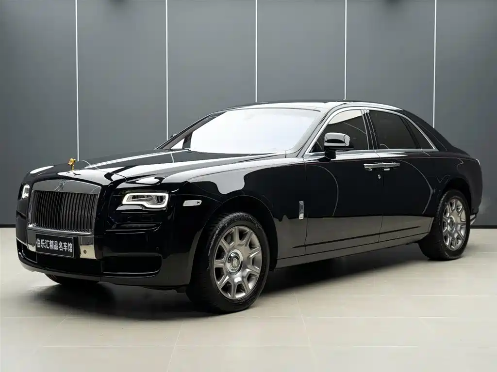 Rolls-Royce Ghost 2017 — фото 1