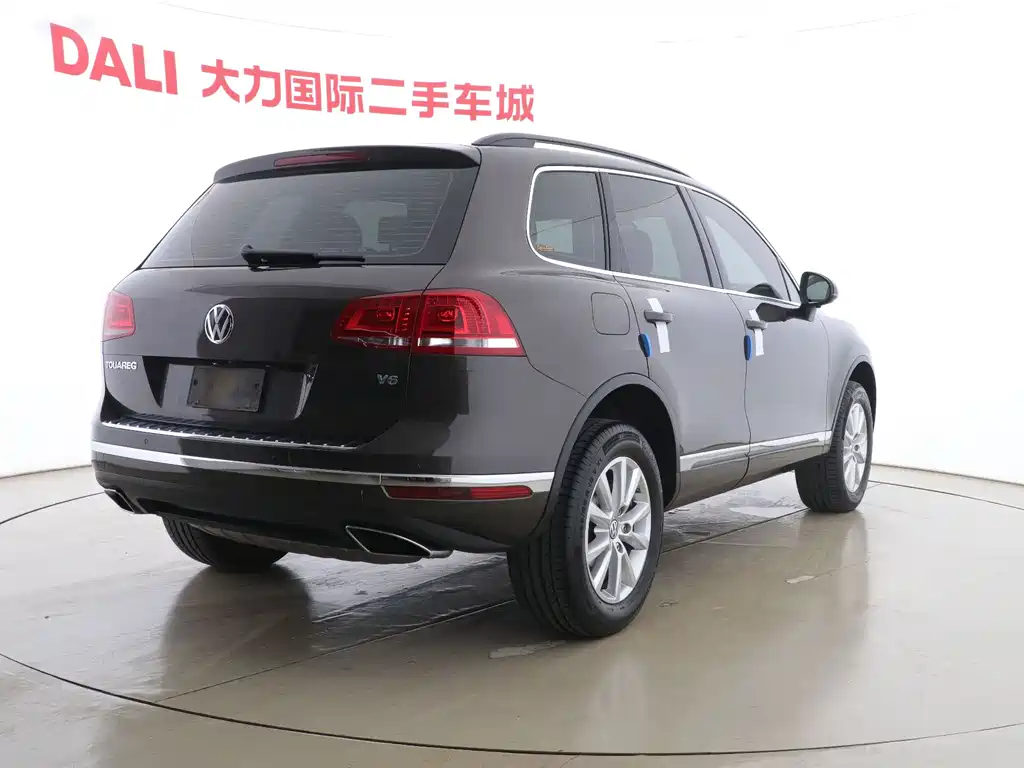 Volkswagen Touareg 2017 — фото 12