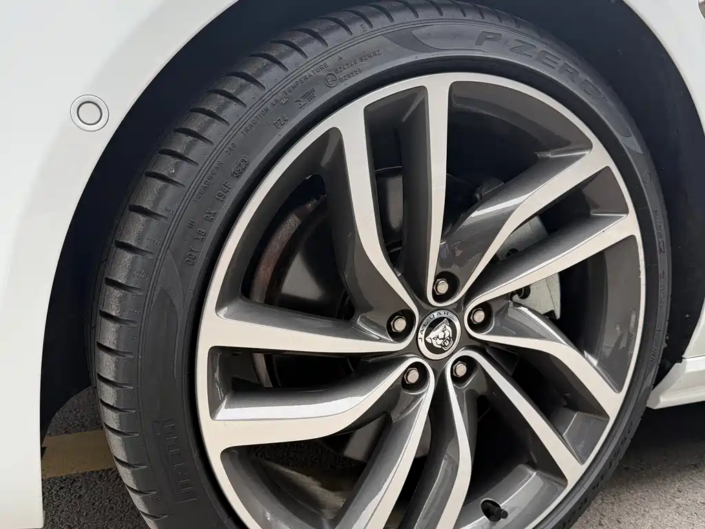 Jaguar XFL 2024 — фото 13
