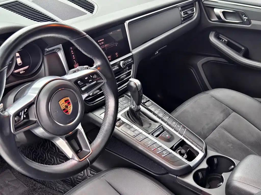 Porsche Macan 2019 — фото 7