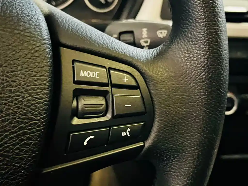 BMW 3 Series 2015 — фото 18